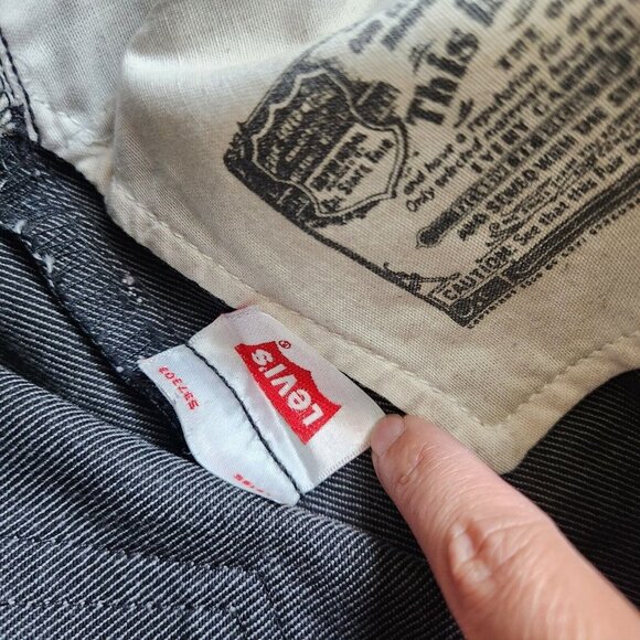 Levis 501 Shorts Mens 42 Cut Off Jean Denim Cotton Button‎ Fly Gray Distressed - Picture 15 of 16